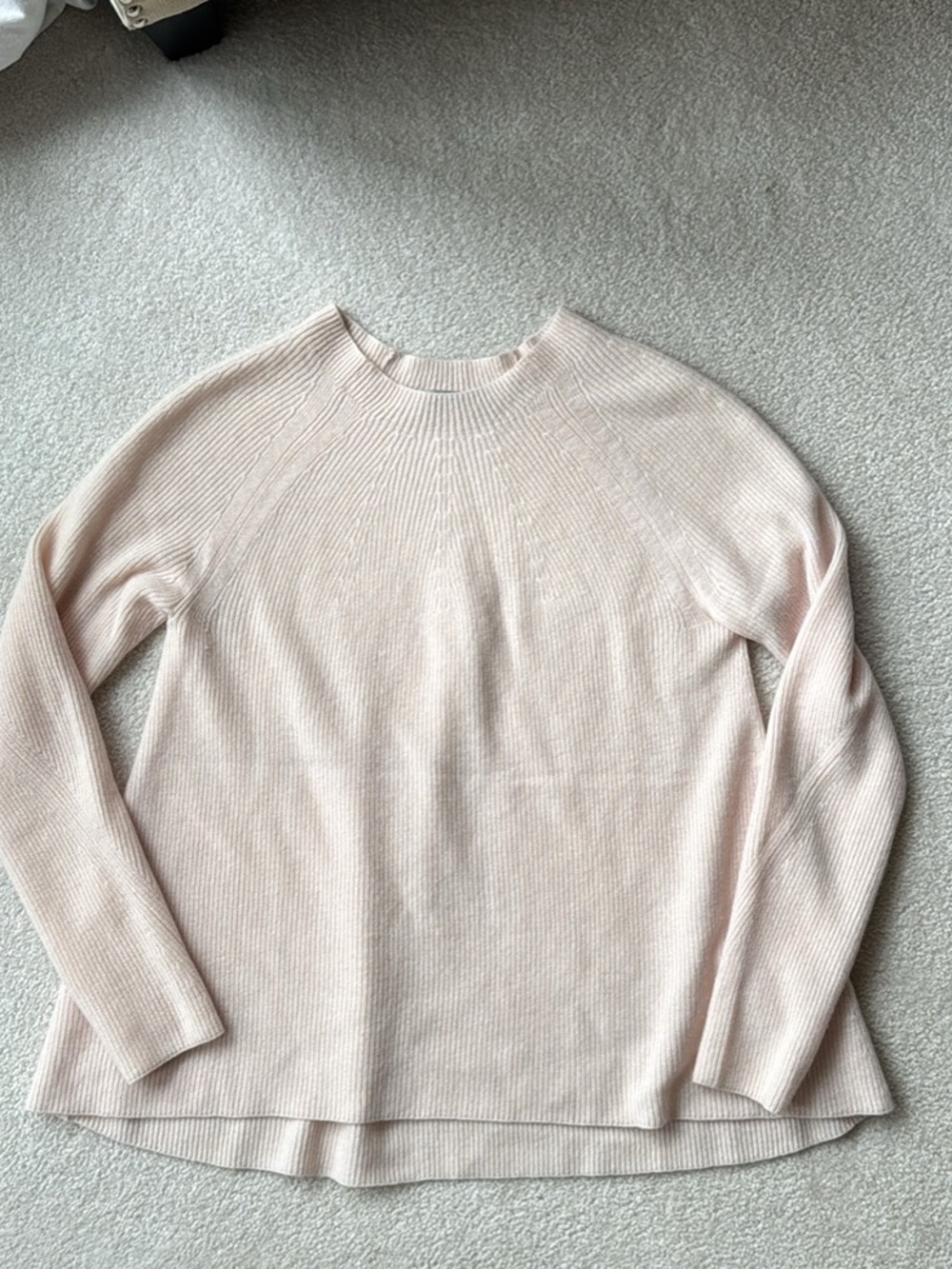 Vince 100% cashmere sweater sz S